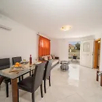 Irene Luxury Apartment *