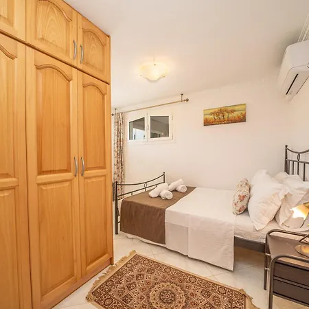 Irene Luxury * Metaxáta